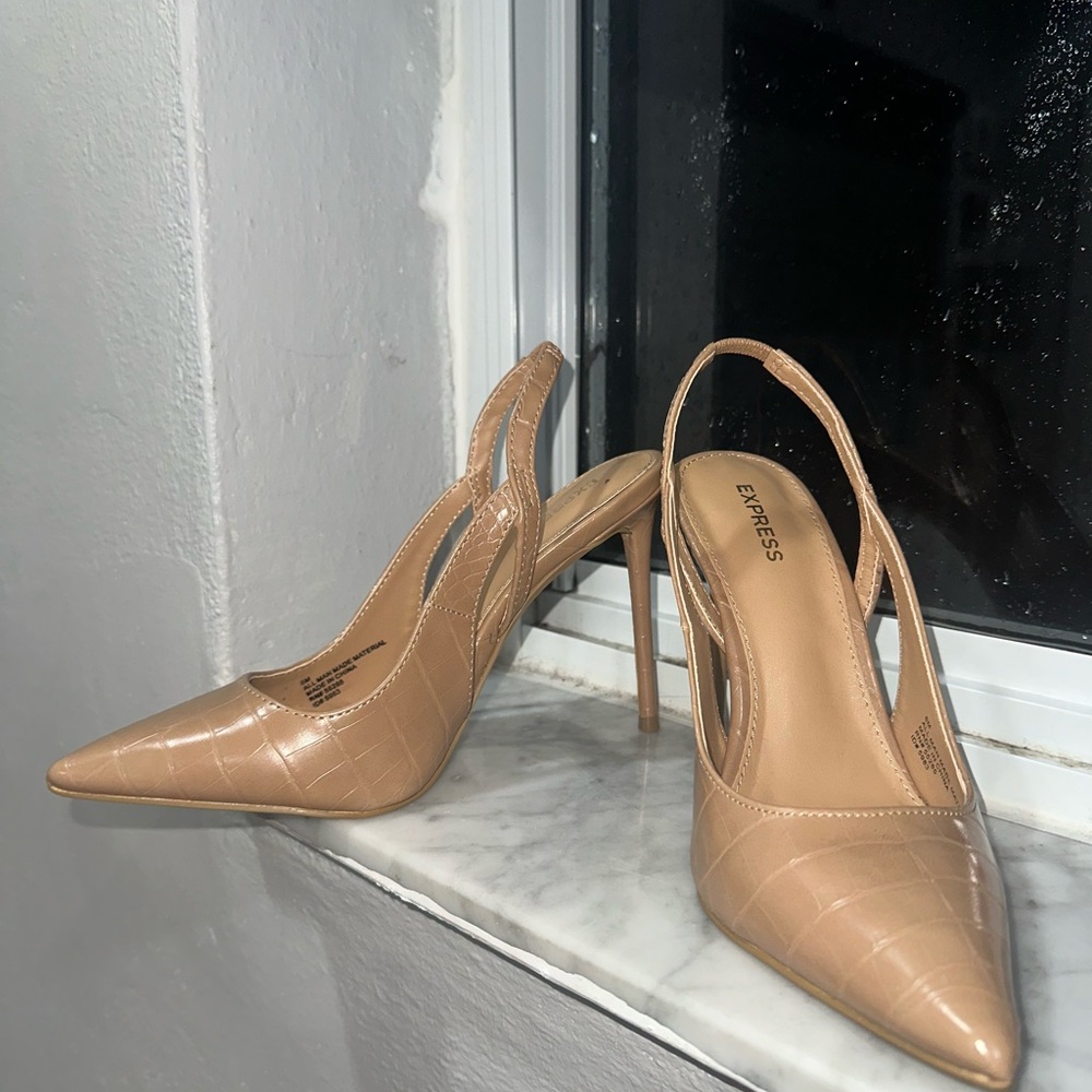 Beige heels